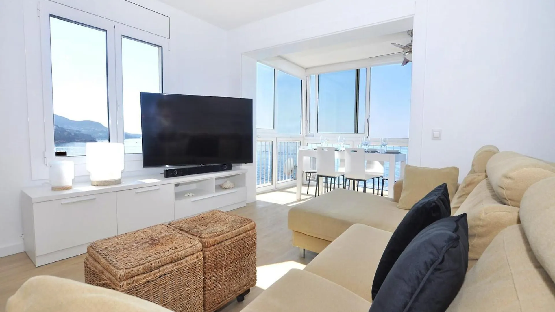 Apartment In Costa Brava With Balcony Roses